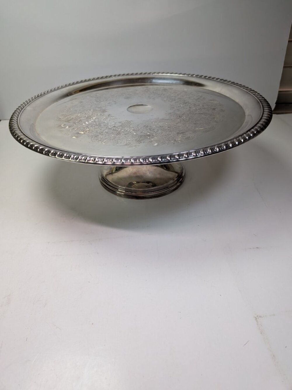 Vintage Wm. Rogers Silver-Plated Pedestal Cake Stand - Pattern 842